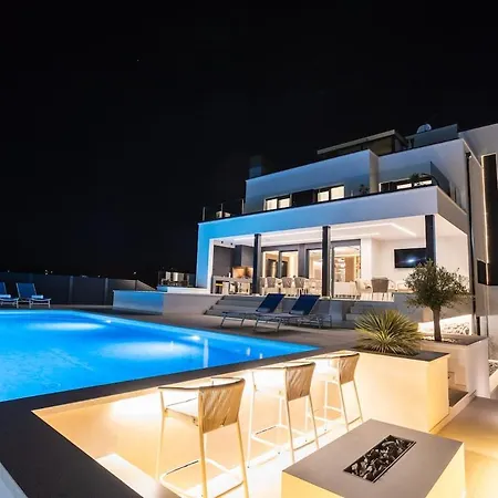 Amarande Luxury * Ljuti Dolac