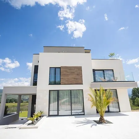 Casa de Férias Amarande Luxury Ljuti Dolac